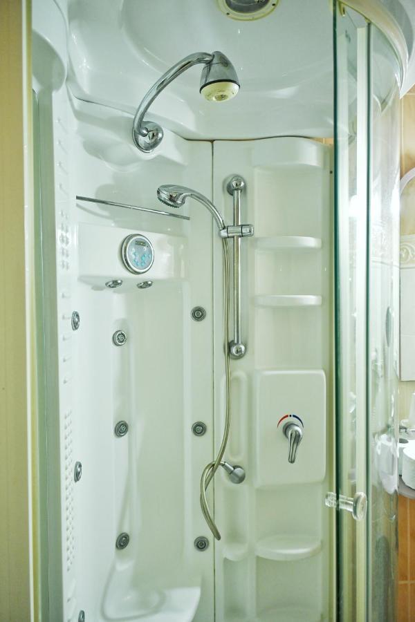 New Times Home & Hotels Near Metro Station Athens Center المظهر الخارجي الصورة